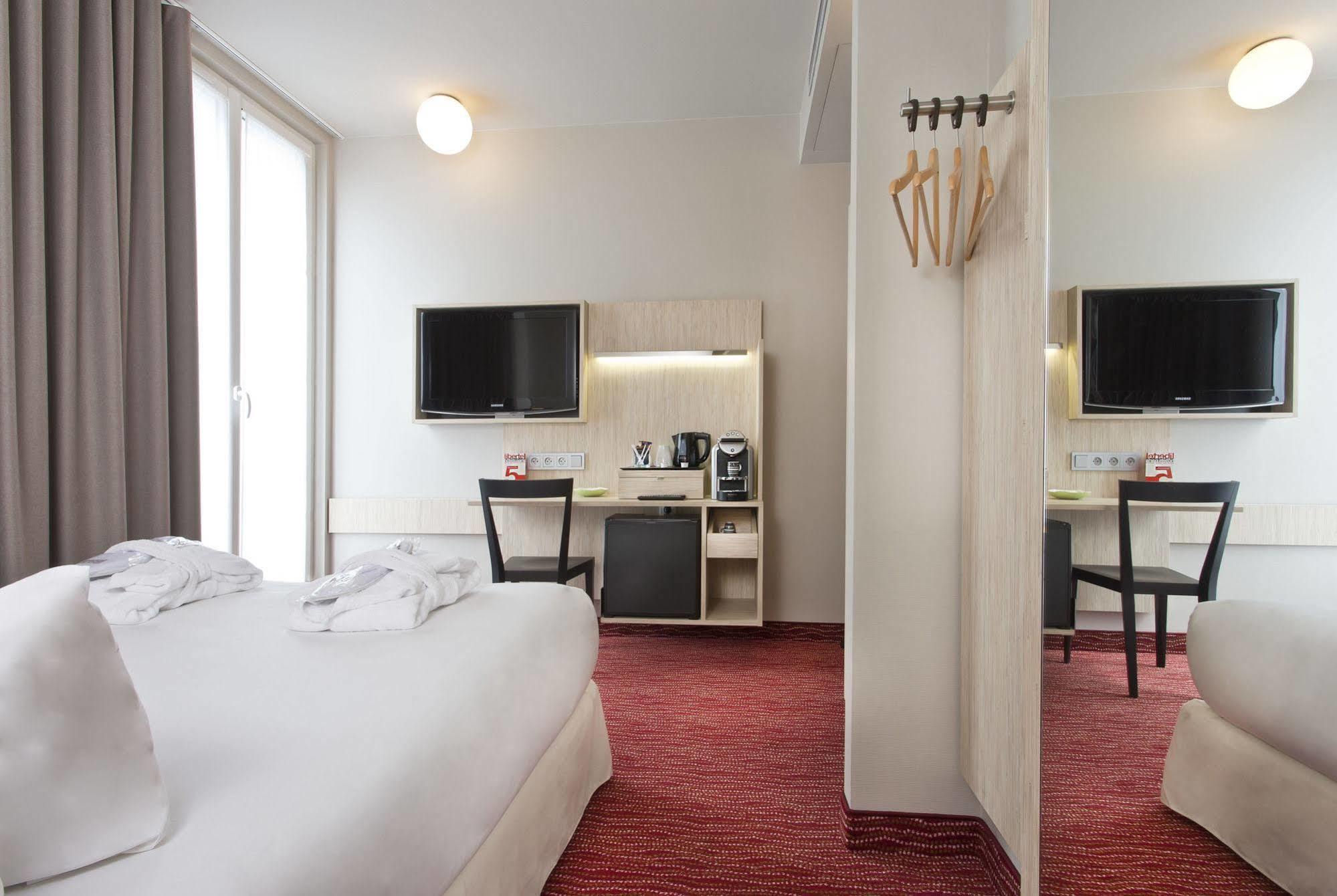 Libertel Gare Du Nord Suede Hotel Paris Exterior photo